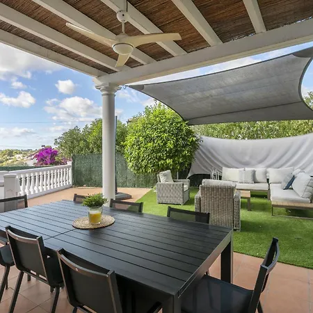 Villa Echappee Ensoleillee A Dans Pour 8 *