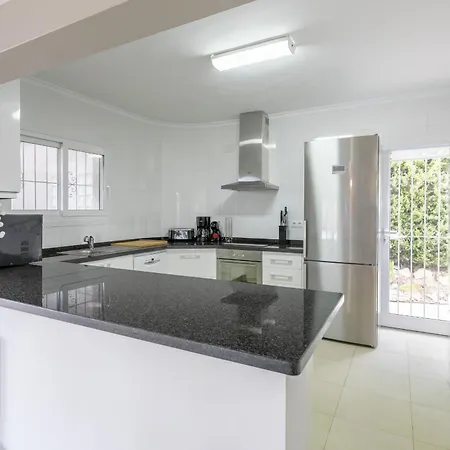 Echappee Ensoleillee A Dans Pour 8 Villa *